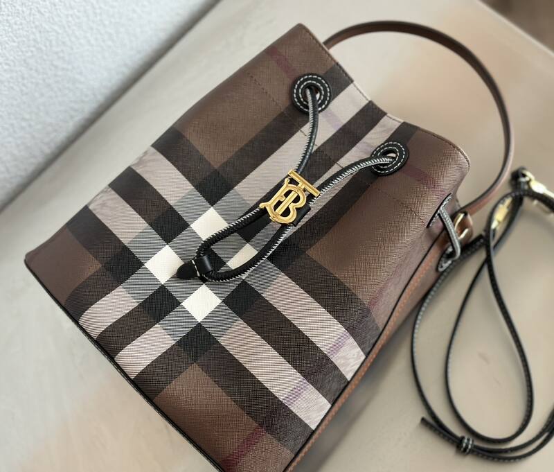 Burberry Brown 25x18x10cm shoulder bag — AAA Quality Replica