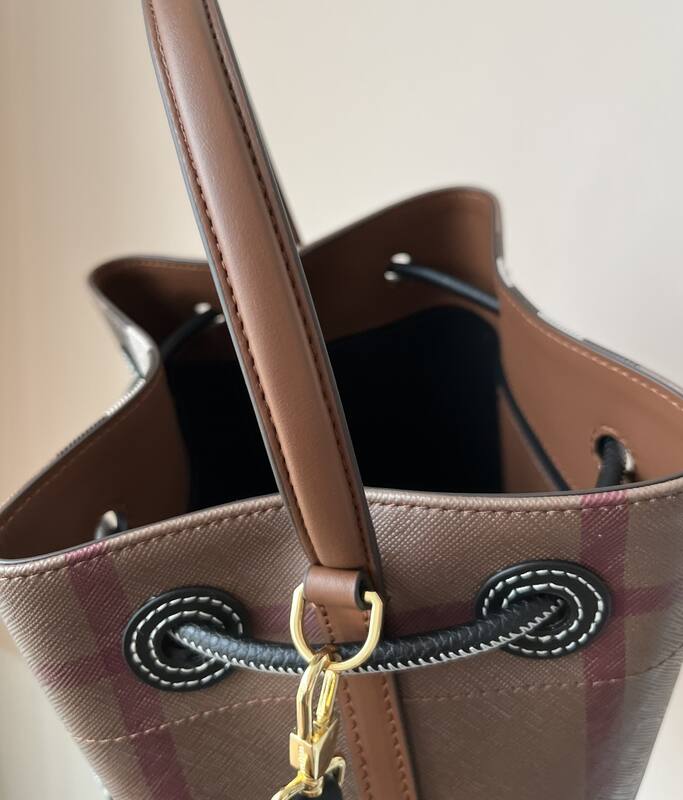 Burberry Brown 25x18x10cm shoulder bag — 1:1 Replica