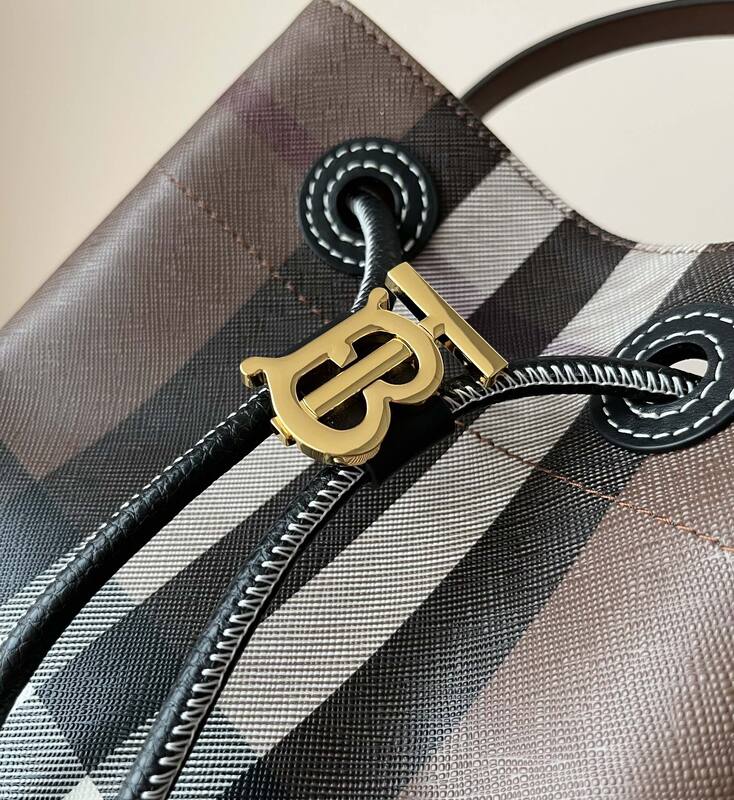 Burberry Black shoulder bag — 1:1 Replica