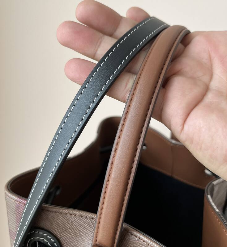 Burberry Black shoulder bag — 1:1 Replica