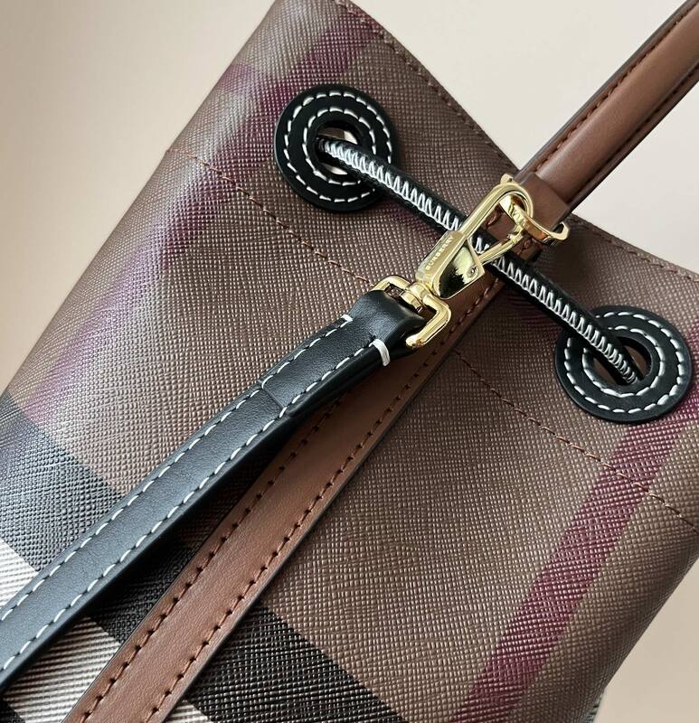 Burberry Black shoulder bag — 1:1 Replica