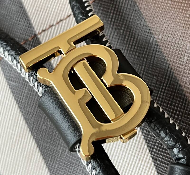 Burberry Black shoulder bag — Top Quality Replica