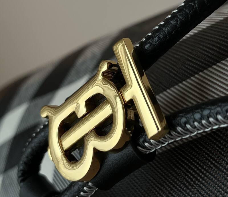 Burberry Black shoulder bag — Top Quality Replica