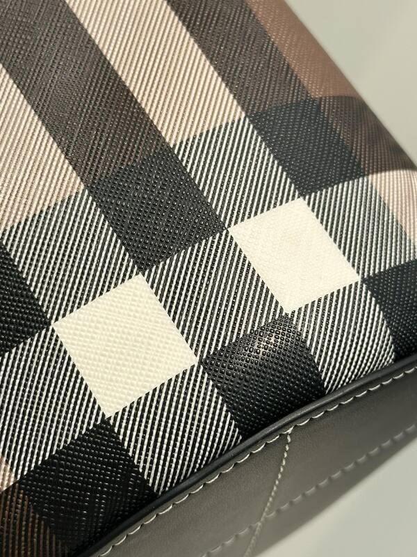 Burberry Calfskin shoulder bag — Premium Replica