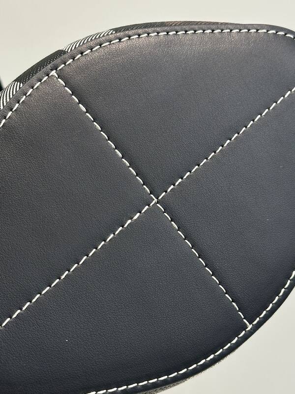 Burberry Calfskin shoulder bag — Premium Replica