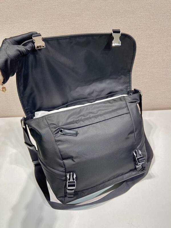 Prada Black shoulder bag — 1:1 Replica