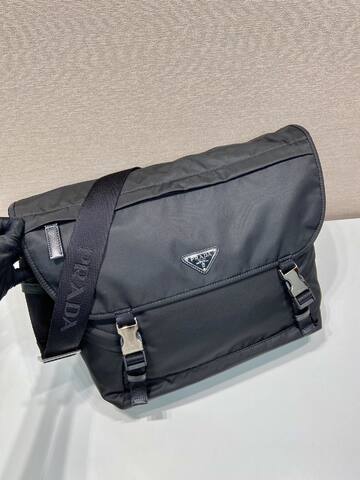 Prada Black shoulder bag 1 1 Replica