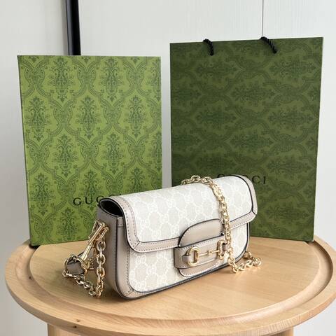 Gucci Beige White GG Supreme crossbody AAA Quality Replica