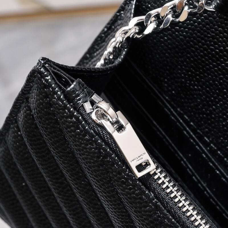 Saint Laurent Monogram Envelope Black 20 17 crossbody — AAA Quality Replica