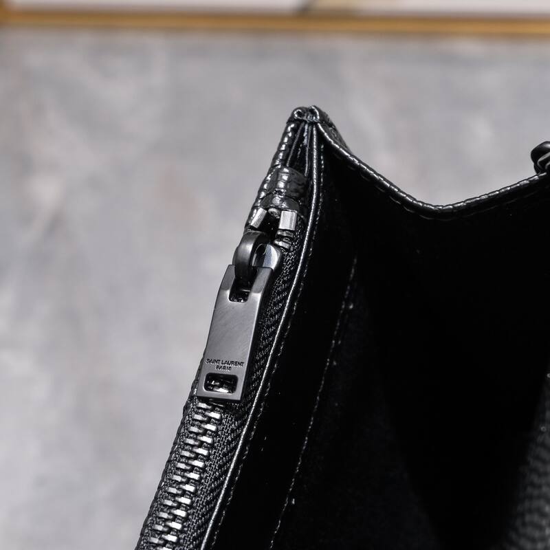 Saint Laurent LouLou Black 20 17 crossbody — Top Quality Replica