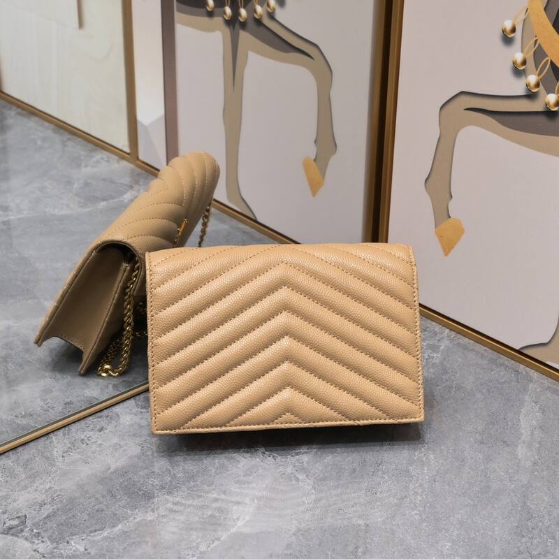 Saint Laurent Envelope Beige 20x17x6cm crossbody — AAA Quality Replica