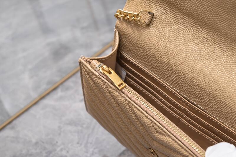 Saint Laurent Envelope Beige 20x17x6cm crossbody — AAA Quality Replica