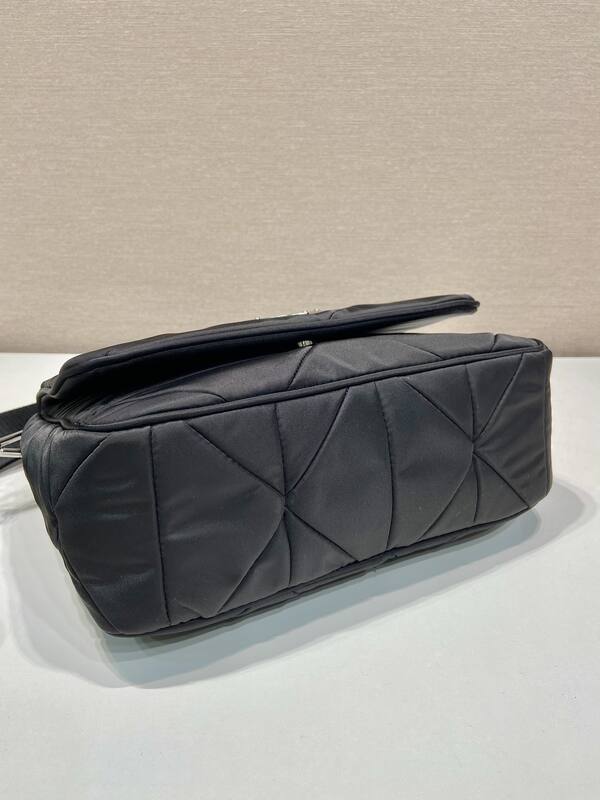 Prada Black 30x22x12cm shoulder bag — Top Quality Replica