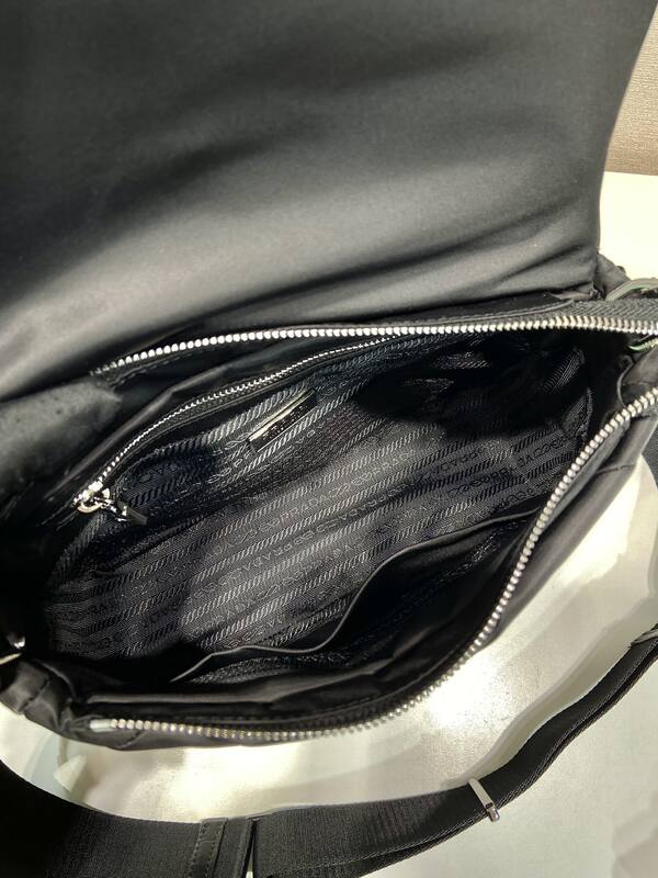 Prada Black 30x22x12cm shoulder bag — Top Quality Replica