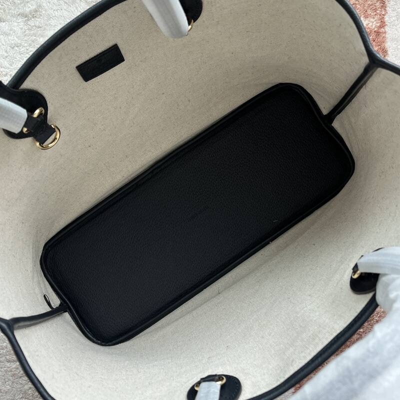 Gucci Beige Ebony GG Supreme with Black leather trim tote — 1:1 Replica