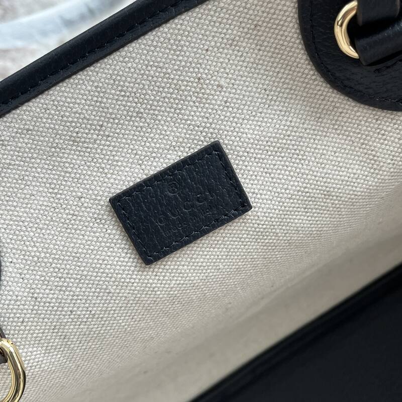 Gucci Beige Ebony GG Supreme with Black leather trim tote — 1:1 Replica