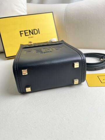 Fendi shoulder bag 1 1 Replica
