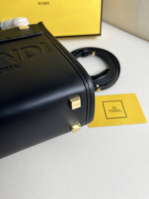 Fendi shoulder bag — 1:1 Replica