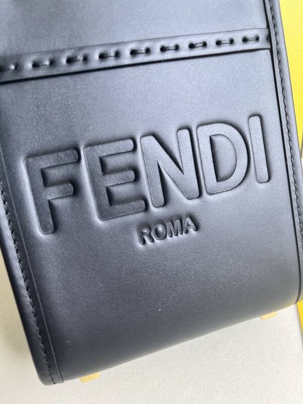 Fendi shoulder bag — 1:1 Replica