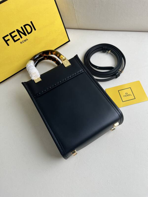 Fendi shoulder bag — 1:1 Replica