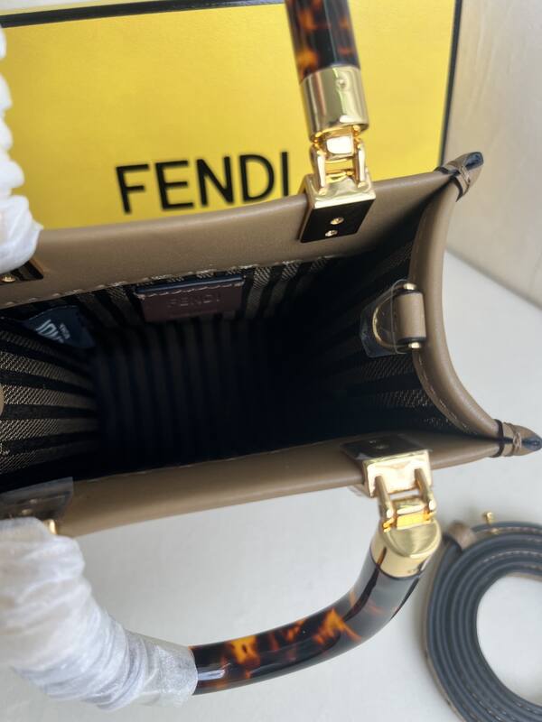 Fendi shoulder bag — Premium Replica