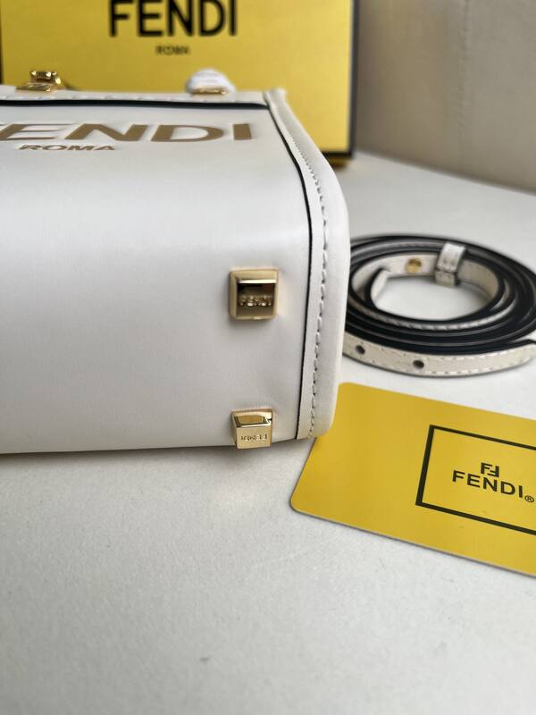 Fendi shoulder bag — 1:1 Replica