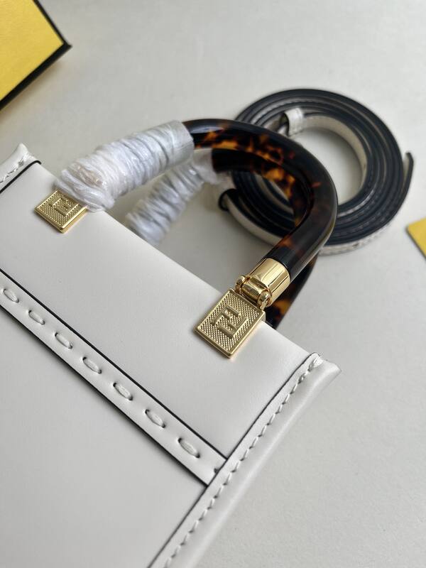 Fendi shoulder bag — 1:1 Replica