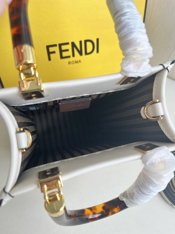 Fendi shoulder bag — 1:1 Replica