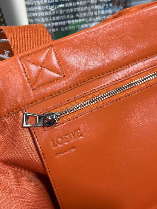 Loewe Red shoulder bag — Premium Replica