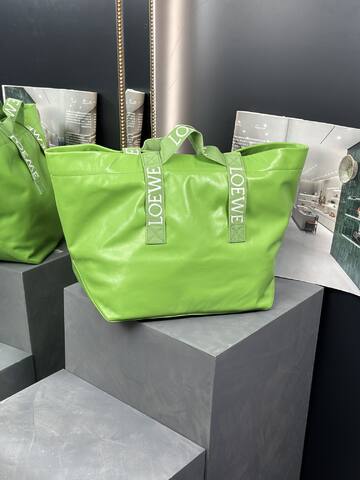 Loewe Red shoulder bag 1 1 Replica