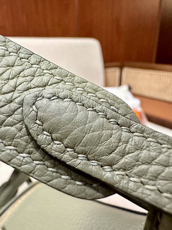 Hermes Lindy Vert Amande Green crossbody — Top Quality Replica