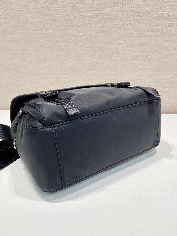 Prada Nylon black 28x22x12cm messenger bag — AAA Quality Replica