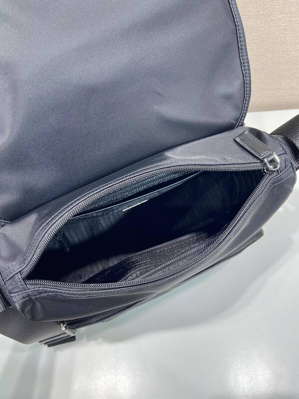 Prada Nylon black 28x22x12cm messenger bag — AAA Quality Replica