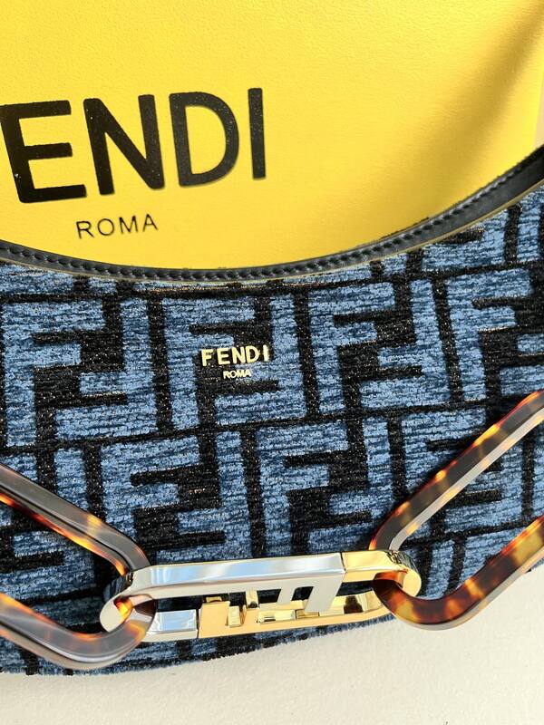 Fendi shoulder bag — 1:1 Replica