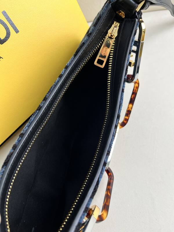 Fendi shoulder bag — 1:1 Replica