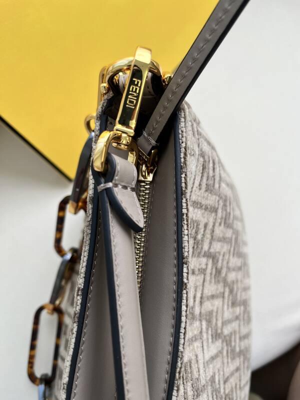 Fendi shoulder bag — Premium Replica