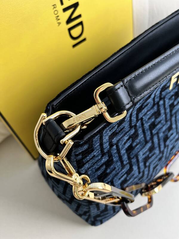 Fendi shoulder bag — Top Quality Replica