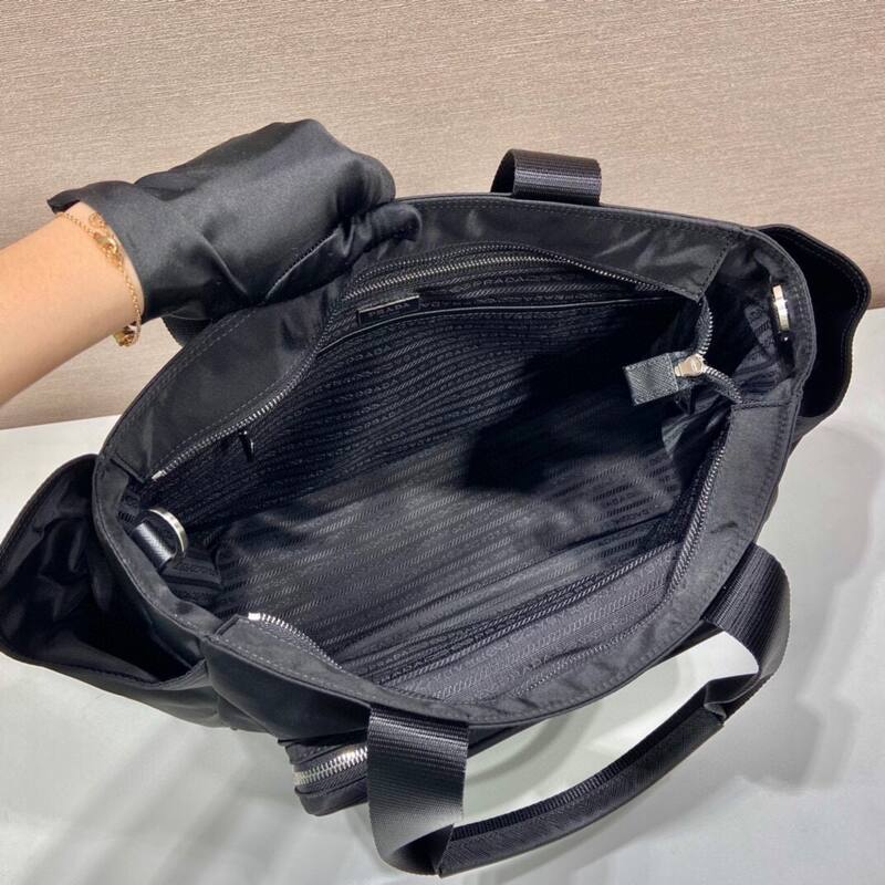 Prada Black shoulder bag — AAA Quality Replica