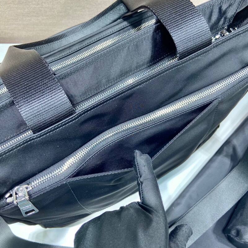 Prada Black shoulder bag — Premium Replica