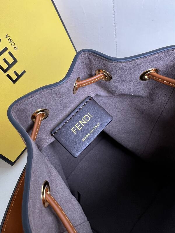 Fendi shoulder bag — 1:1 Replica