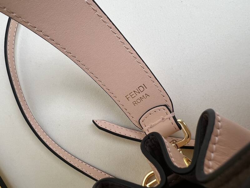 Fendi shoulder bag — Premium Replica