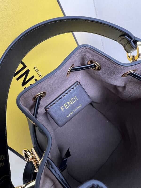 Fendi shoulder bag — 1:1 Replica