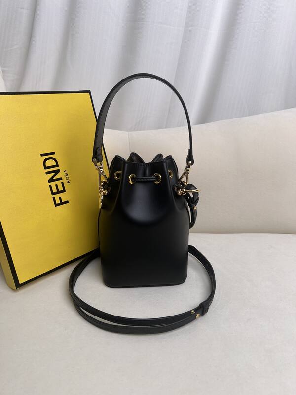 Fendi shoulder bag — 1:1 Replica