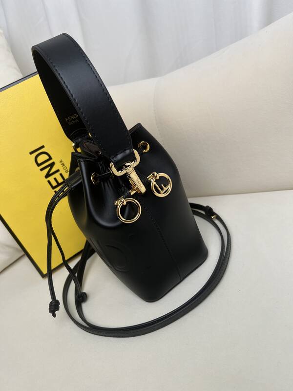 Fendi shoulder bag — 1:1 Replica