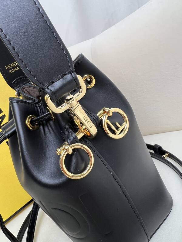 Fendi shoulder bag — 1:1 Replica