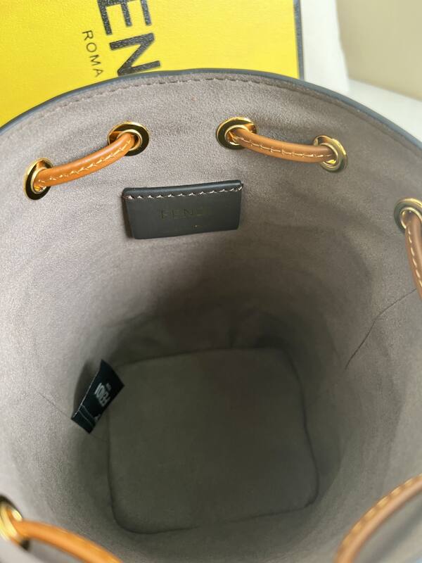 Fendi shoulder bag — 1:1 Replica