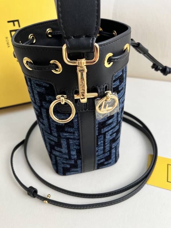 Fendi shoulder bag — 1:1 Replica