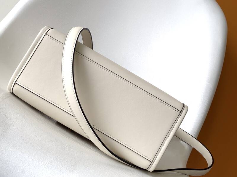Fendi White 25x18x10cm shoulder bag — Top Quality Replica
