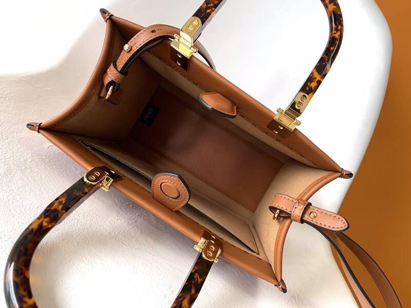 Fendi Brown 25x18x10cm shoulder bag — Premium Replica