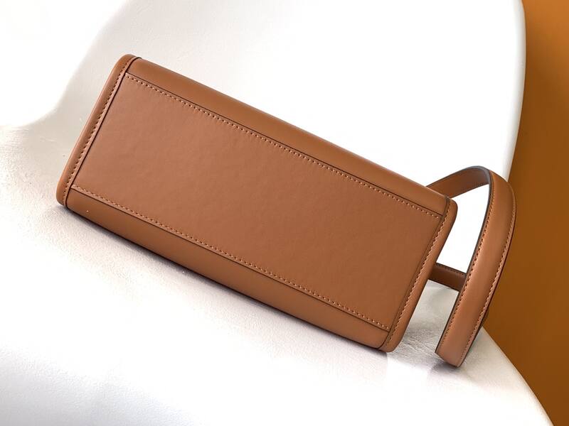 Fendi Brown 25x18x10cm shoulder bag — Premium Replica